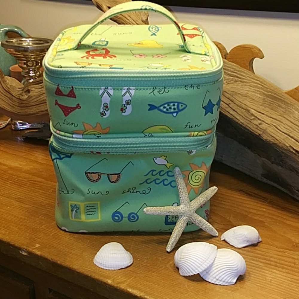 2-tier cosmetic bag